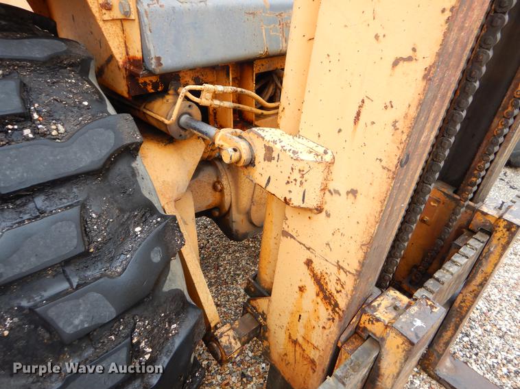 image for item EJ9878 1997 Case 586E forklift