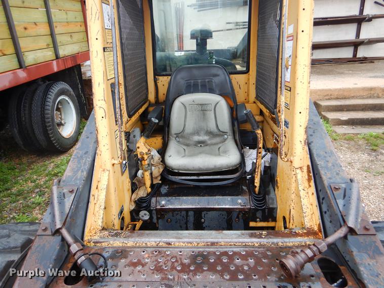 image for item EJ9879 1990 New Holland L781 skid steer