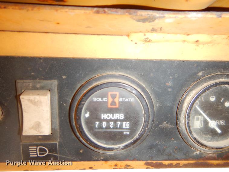 image for item EJ9879 1990 New Holland L781 skid steer