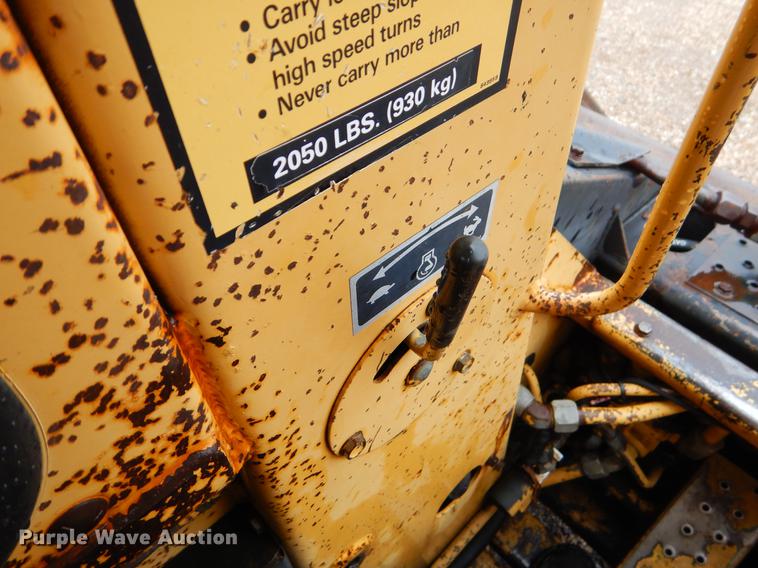 image for item EJ9879 1990 New Holland L781 skid steer