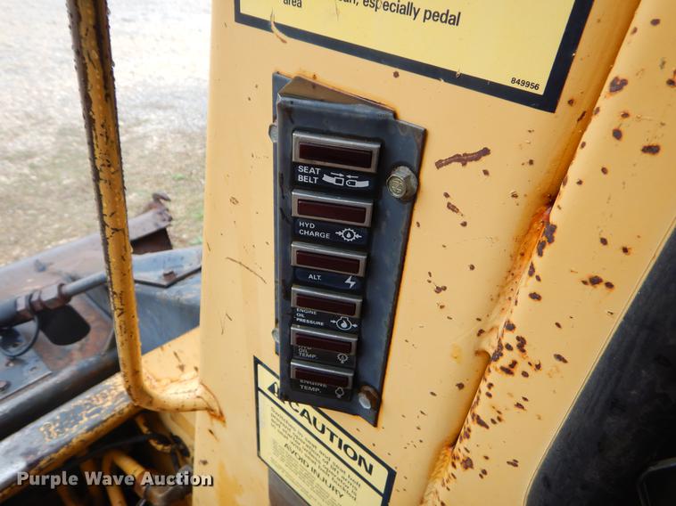 image for item EJ9879 1990 New Holland L781 skid steer