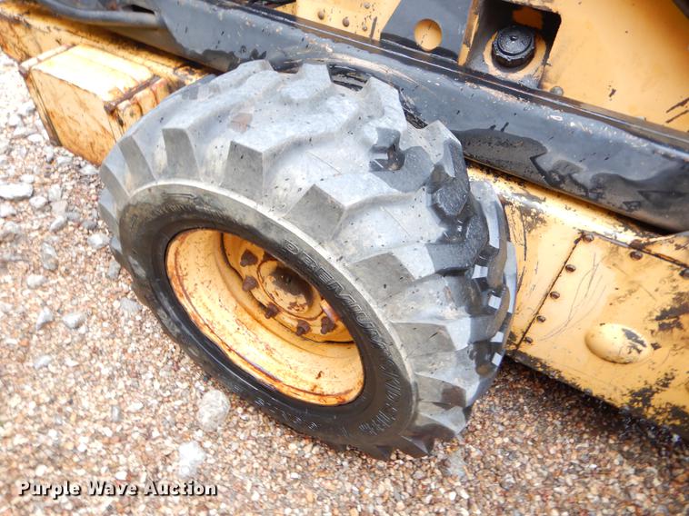 image for item EJ9879 1990 New Holland L781 skid steer