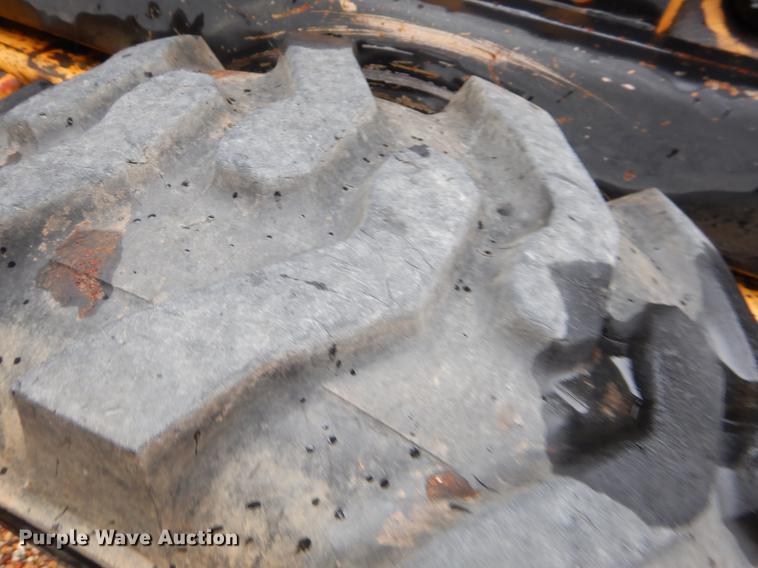 image for item EJ9879 1990 New Holland L781 skid steer