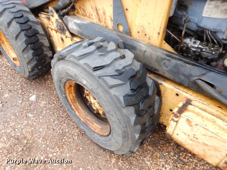 image for item EJ9879 1990 New Holland L781 skid steer