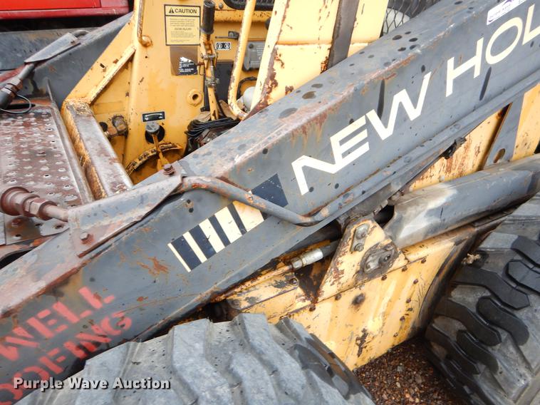 image for item EJ9879 1990 New Holland L781 skid steer