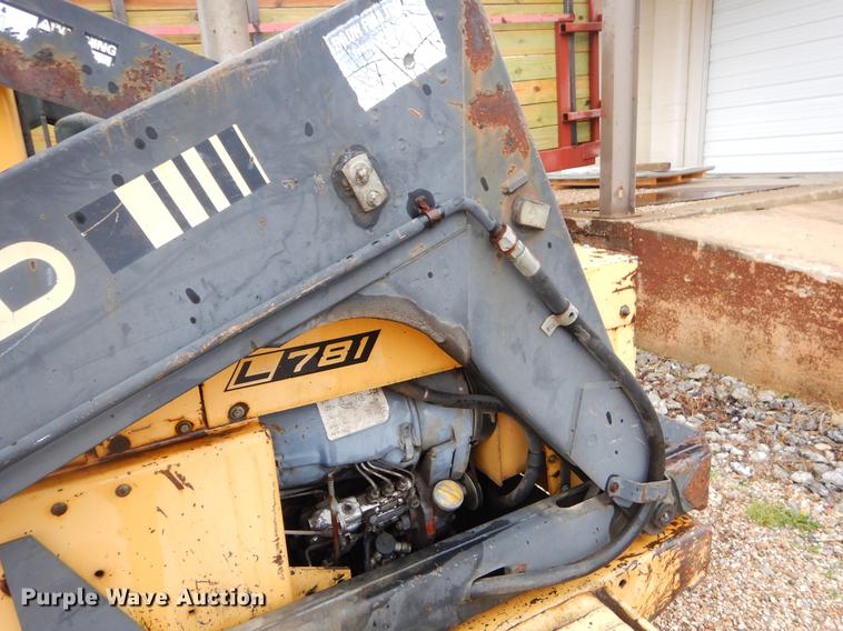 image for item EJ9879 1990 New Holland L781 skid steer