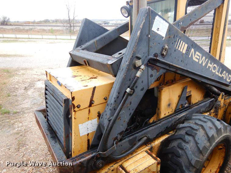 image for item EJ9879 1990 New Holland L781 skid steer