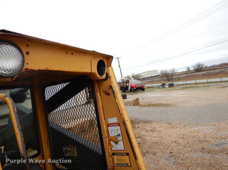 image for item EJ9879 1990 New Holland L781 skid steer