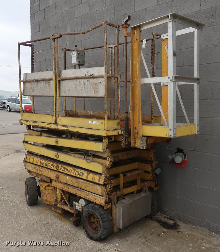 image for item EP9285 Up Right Flying Tiger scissor lift