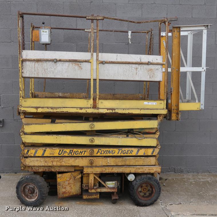 image for item EP9285 Up Right Flying Tiger scissor lift