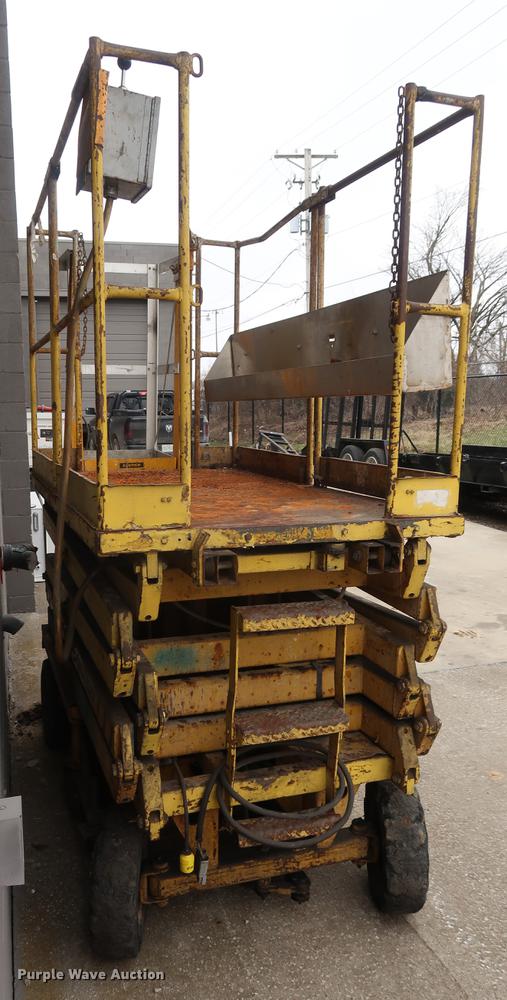 image for item EP9285 Up Right Flying Tiger scissor lift