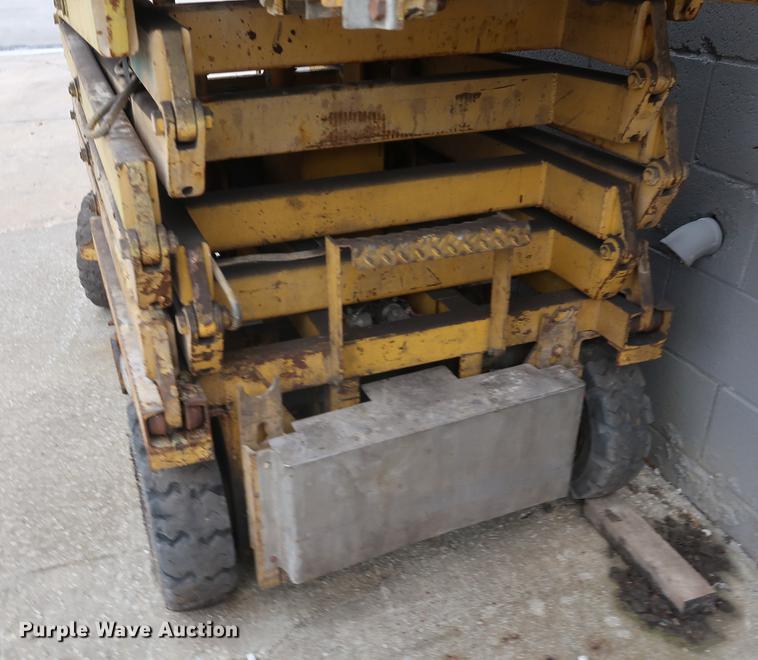 image for item EP9285 Up Right Flying Tiger scissor lift