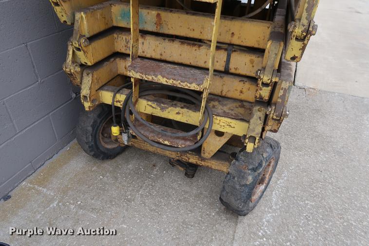 image for item EP9285 Up Right Flying Tiger scissor lift