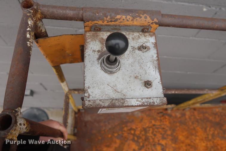 image for item EP9285 Up Right Flying Tiger scissor lift