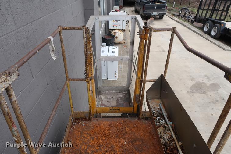 image for item EP9285 Up Right Flying Tiger scissor lift