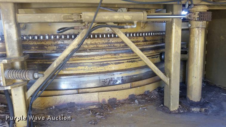 image for item L5668 2001 Vermeer TG800 tub grinder