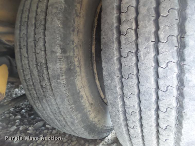 image for item L5668 2001 Vermeer TG800 tub grinder