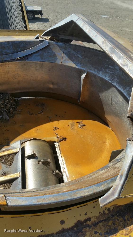 image for item L5668 2001 Vermeer TG800 tub grinder