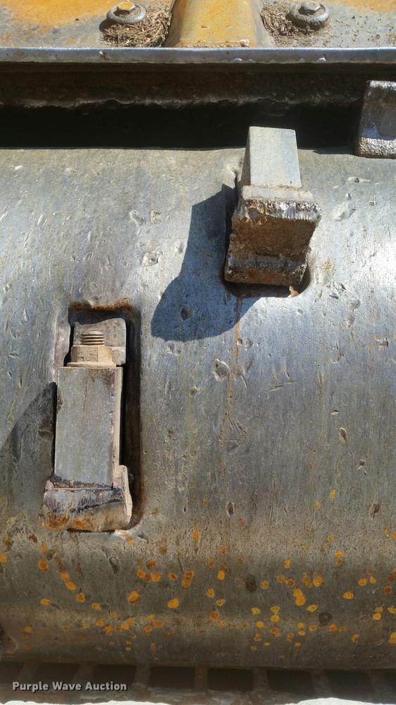 image for item L5668 2001 Vermeer TG800 tub grinder