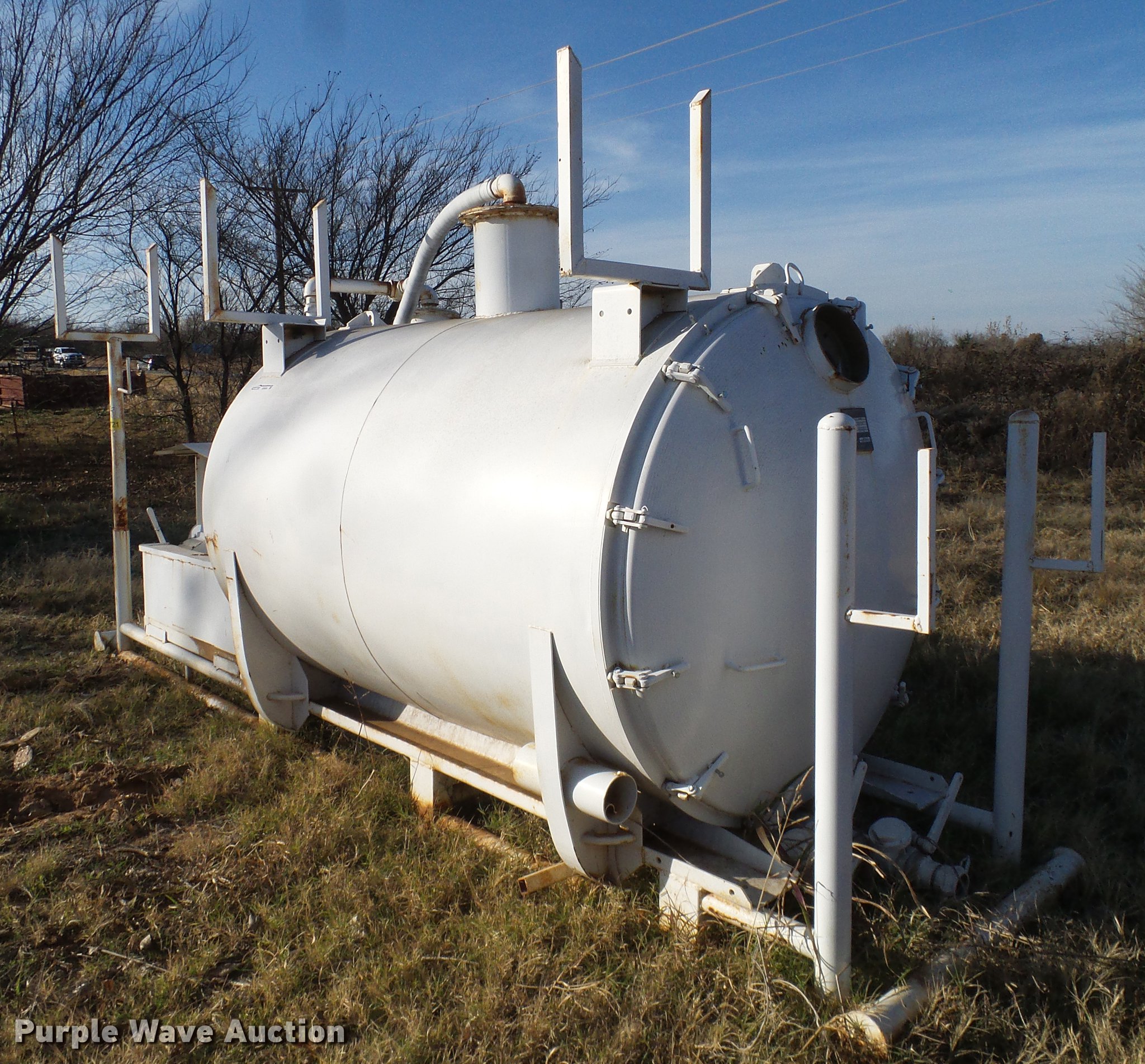 Vacuum tank in Marlow, OK Item EE9635 sold Purple Wave