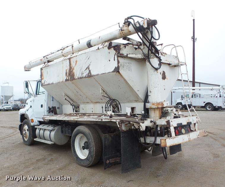 image for item AY9564 1995 Ford L9000 tender truck