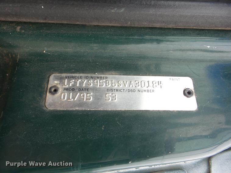 image for item AY9564 1995 Ford L9000 tender truck