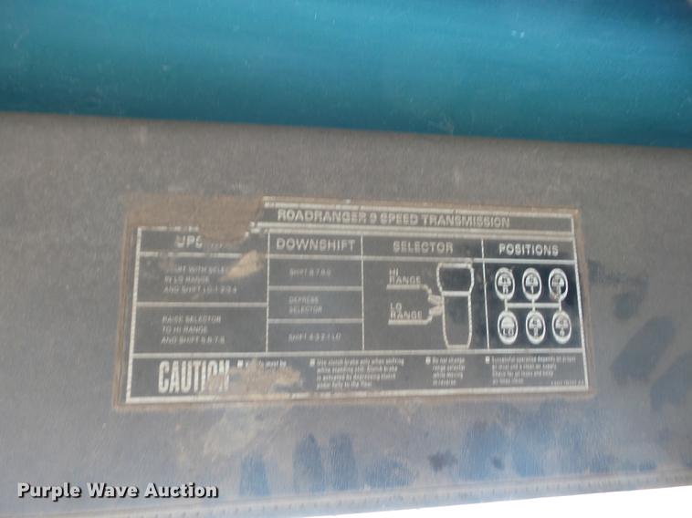 image for item AY9564 1995 Ford L9000 tender truck