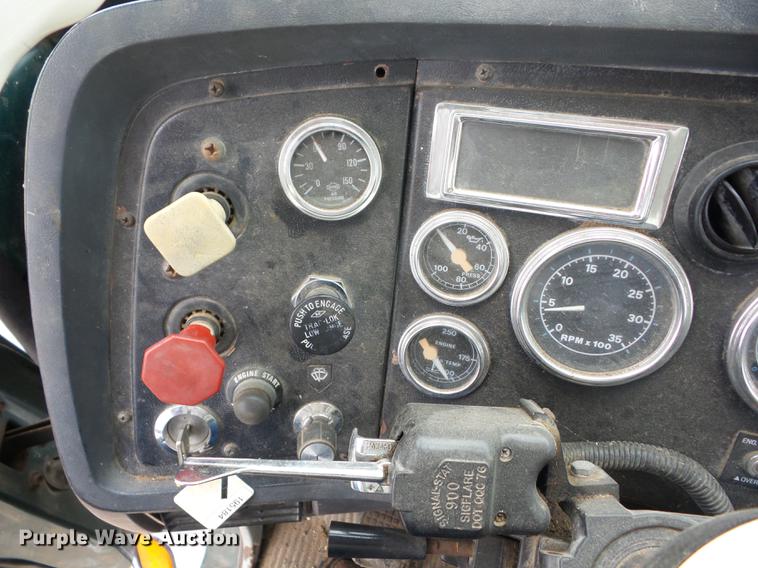 image for item AY9564 1995 Ford L9000 tender truck