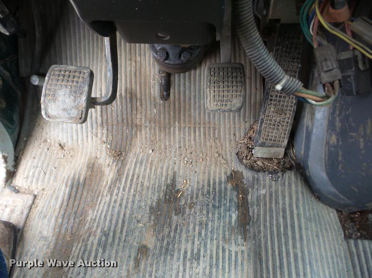 image for item AY9564 1995 Ford L9000 tender truck