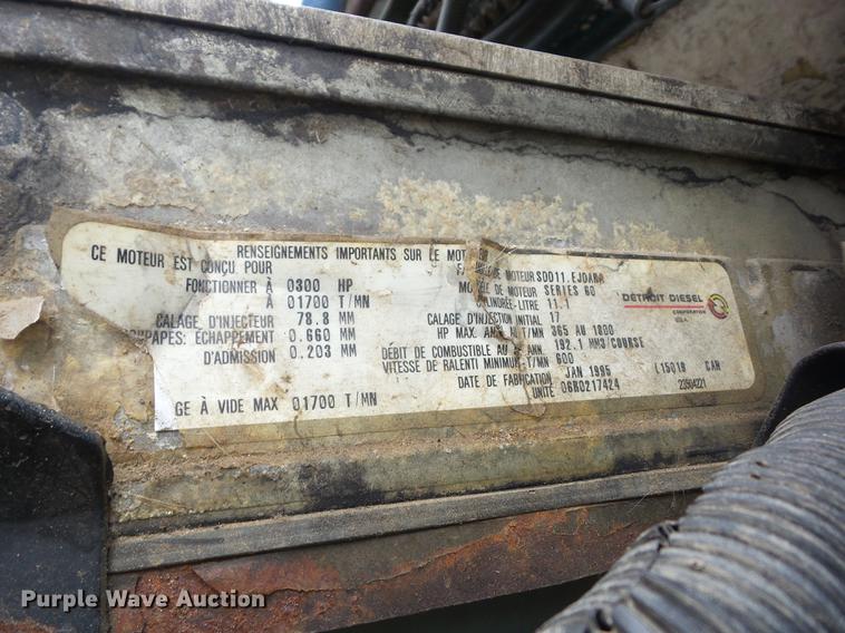 image for item AY9564 1995 Ford L9000 tender truck