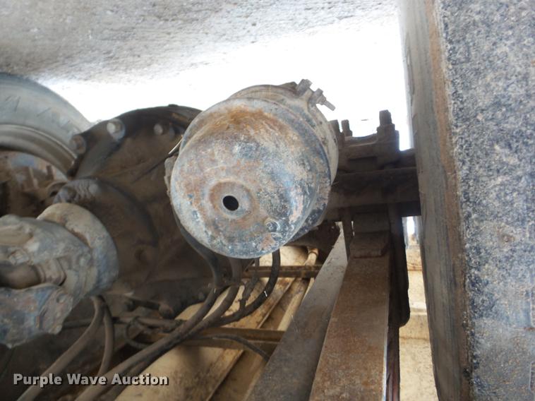 image for item AY9564 1995 Ford L9000 tender truck