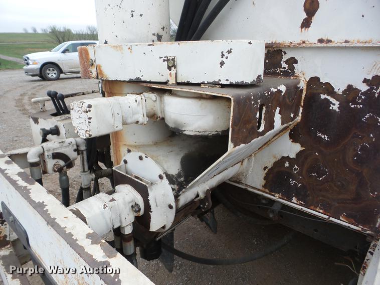 image for item AY9564 1995 Ford L9000 tender truck