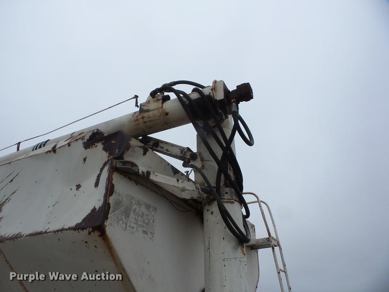 image for item AY9564 1995 Ford L9000 tender truck