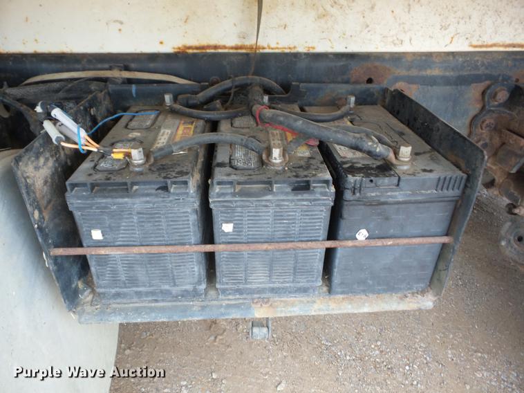 image for item AY9564 1995 Ford L9000 tender truck