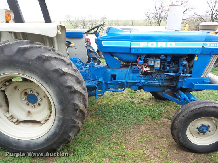 image for item AY9568 1990 Ford 7610 tractor