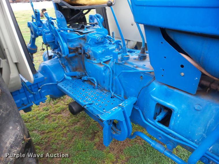 image for item AY9568 1990 Ford 7610 tractor