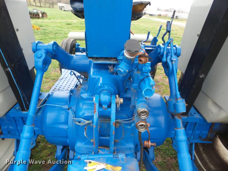 image for item AY9568 1990 Ford 7610 tractor