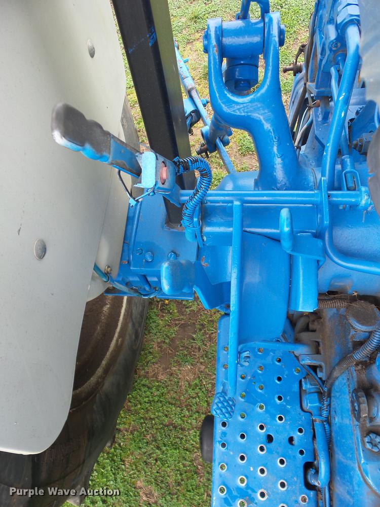 image for item AY9568 1990 Ford 7610 tractor