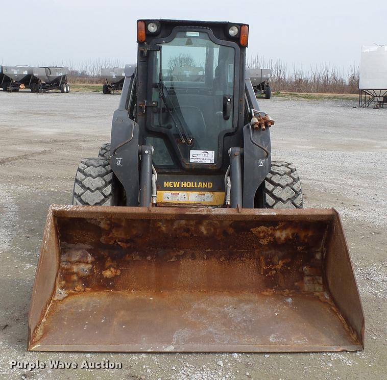 image for item DB7182 2013 New Holland L230 skid steer