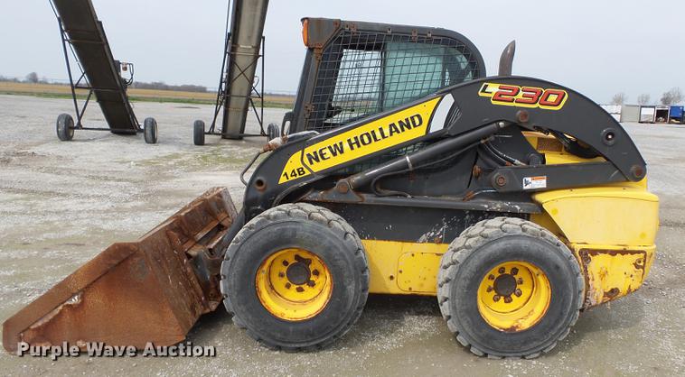 image for item DB7182 2013 New Holland L230 skid steer