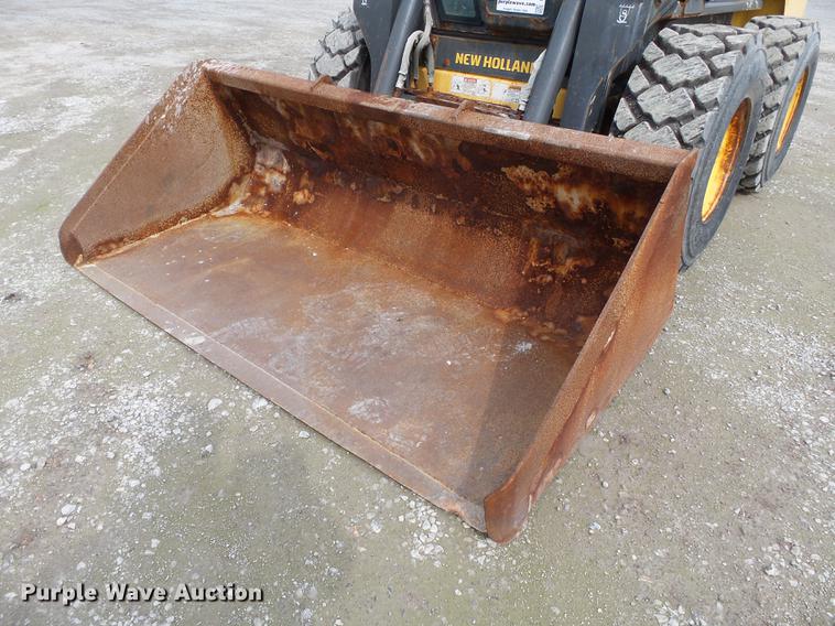 image for item DB7182 2013 New Holland L230 skid steer