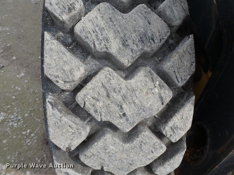 image for item DB7182 2013 New Holland L230 skid steer