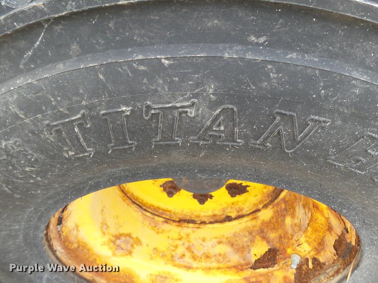 image for item DB7182 2013 New Holland L230 skid steer