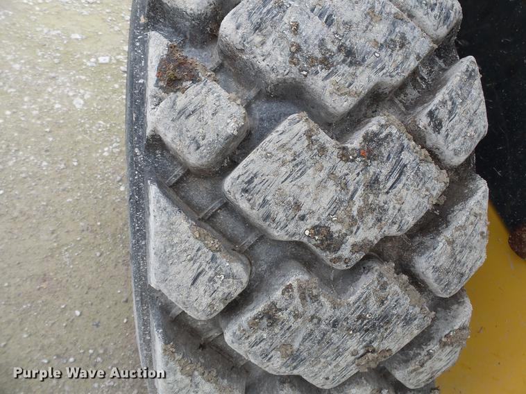 image for item DB7182 2013 New Holland L230 skid steer