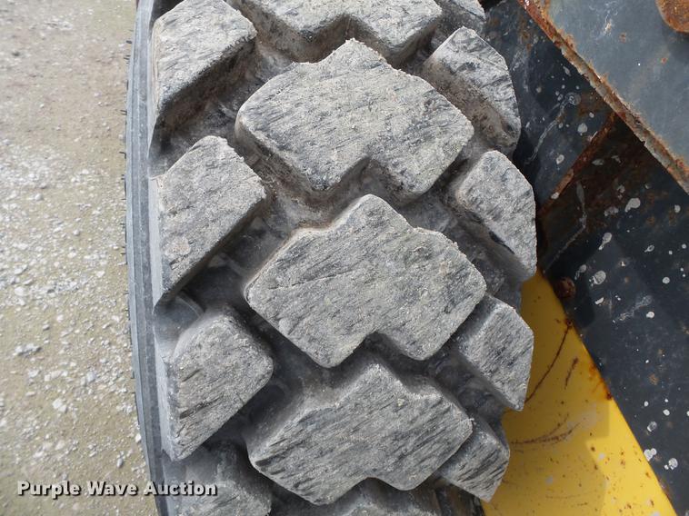 image for item DB7182 2013 New Holland L230 skid steer