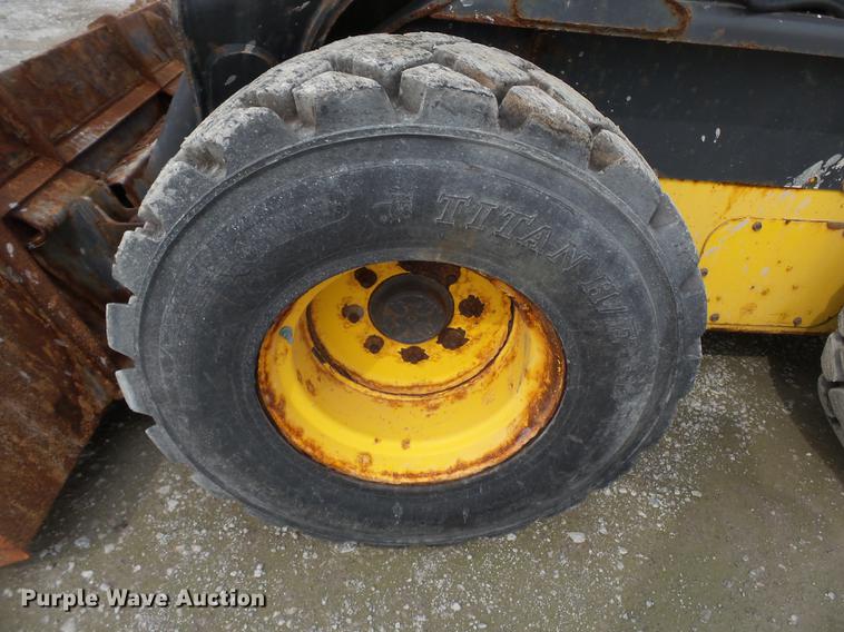 image for item DB7182 2013 New Holland L230 skid steer