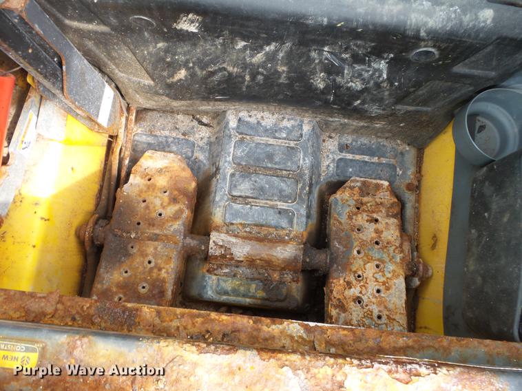 image for item DB7182 2013 New Holland L230 skid steer