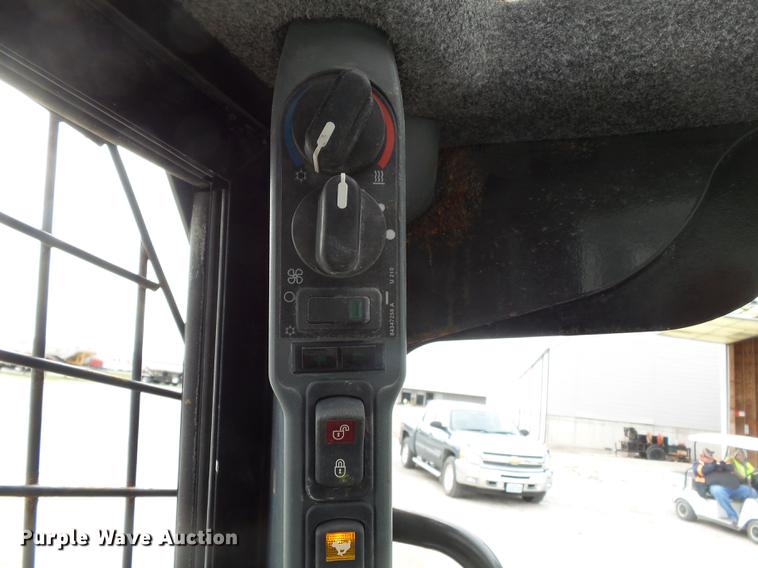 image for item DB7182 2013 New Holland L230 skid steer