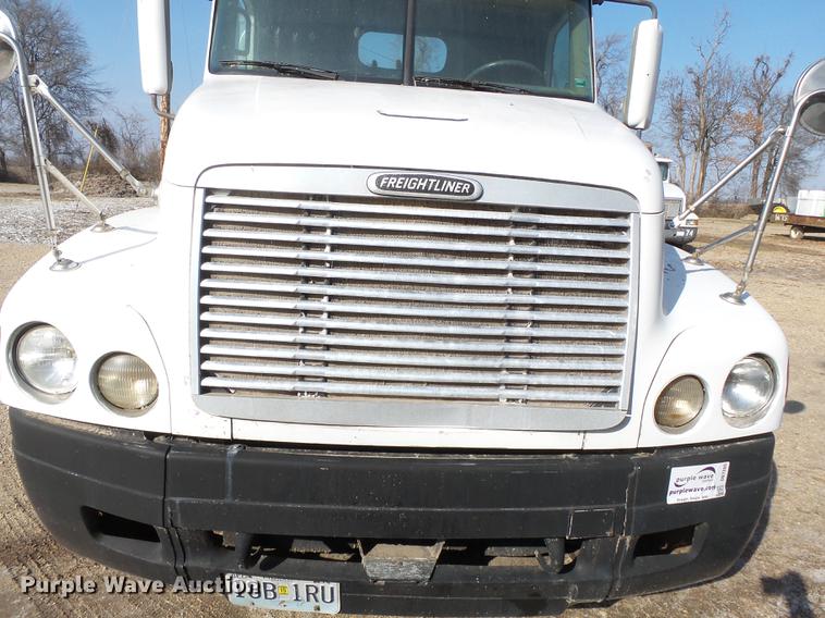 image for item DB7205 2000 Freightliner Century Class FLC12064 truck cab and chassis
