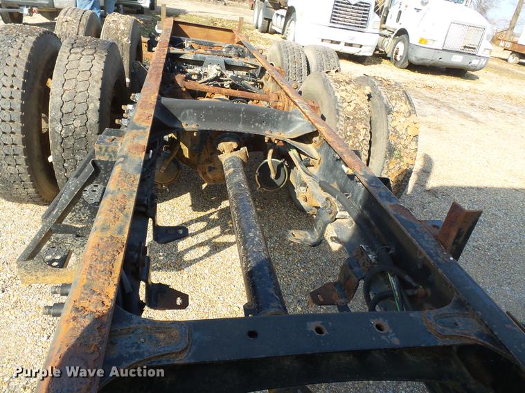 image for item DB7205 2000 Freightliner Century Class FLC12064 truck cab and chassis